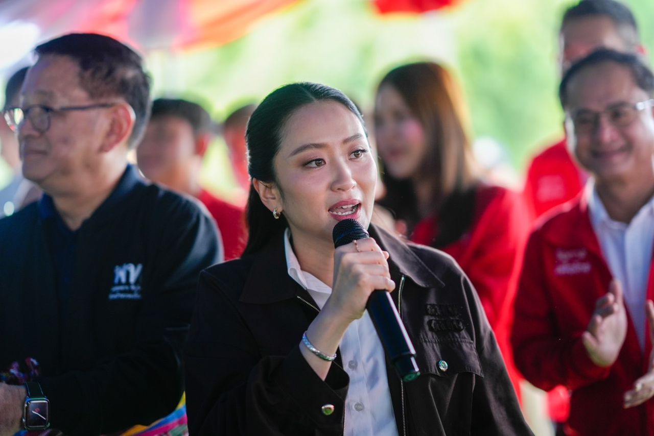 “英” 向呵叻人呼吁，不管在什么岗位都愿意服务 乡亲们大喊加油
