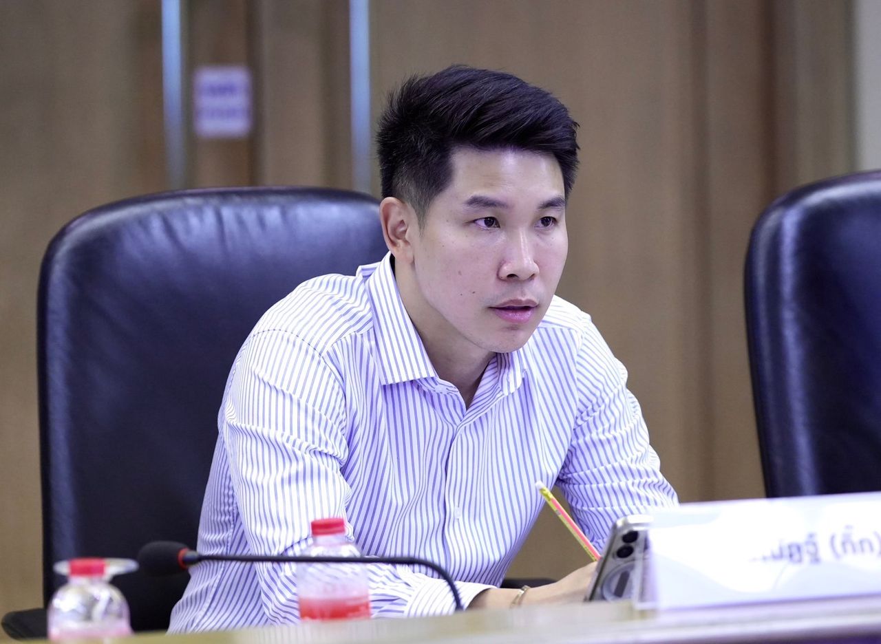 “阿努廷” 愤怒 威胁吊销航空公司许可证 提高曼谷-合艾机票价格到达万元