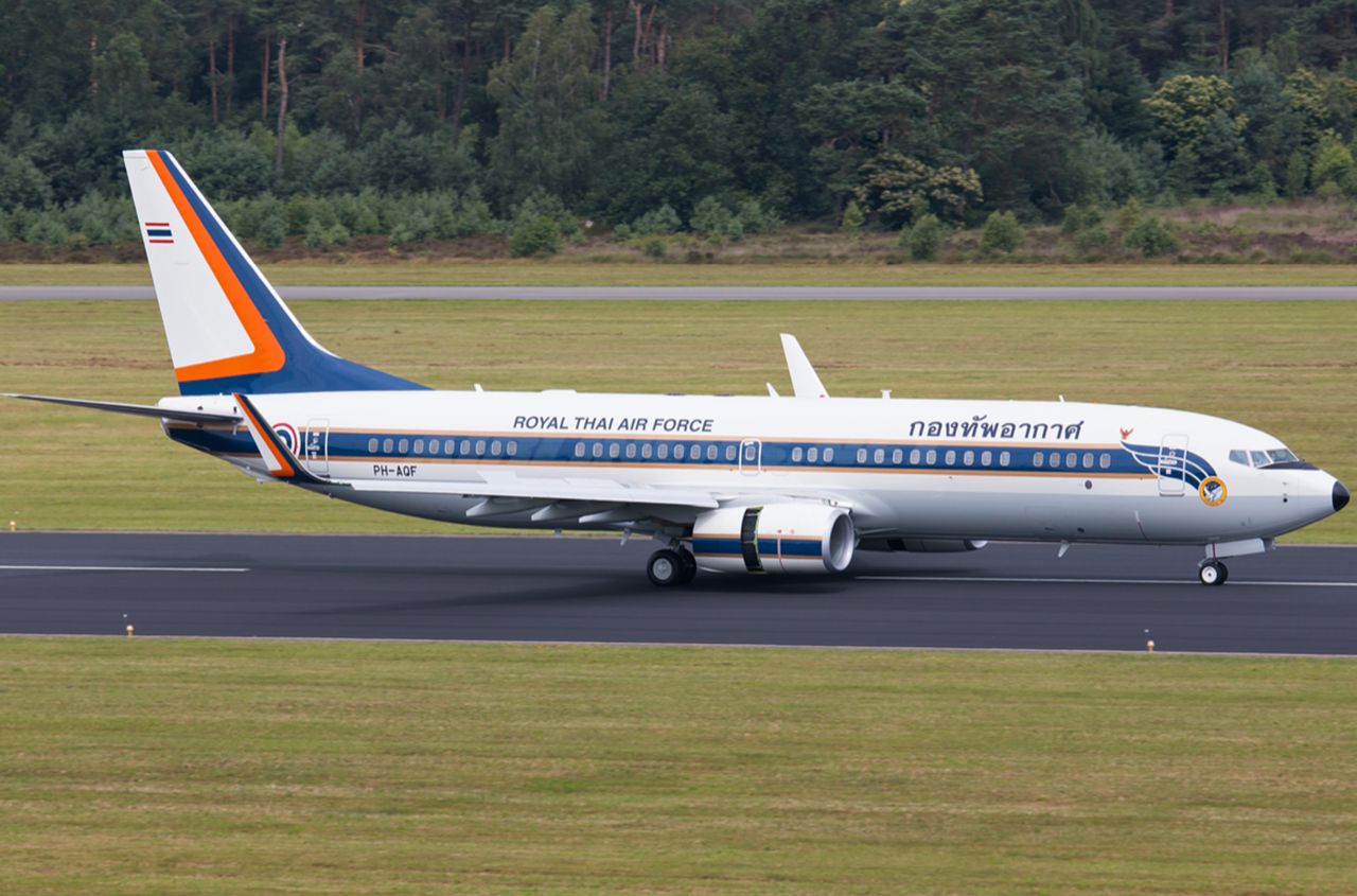 皇家飞机 BOEING 737-800
