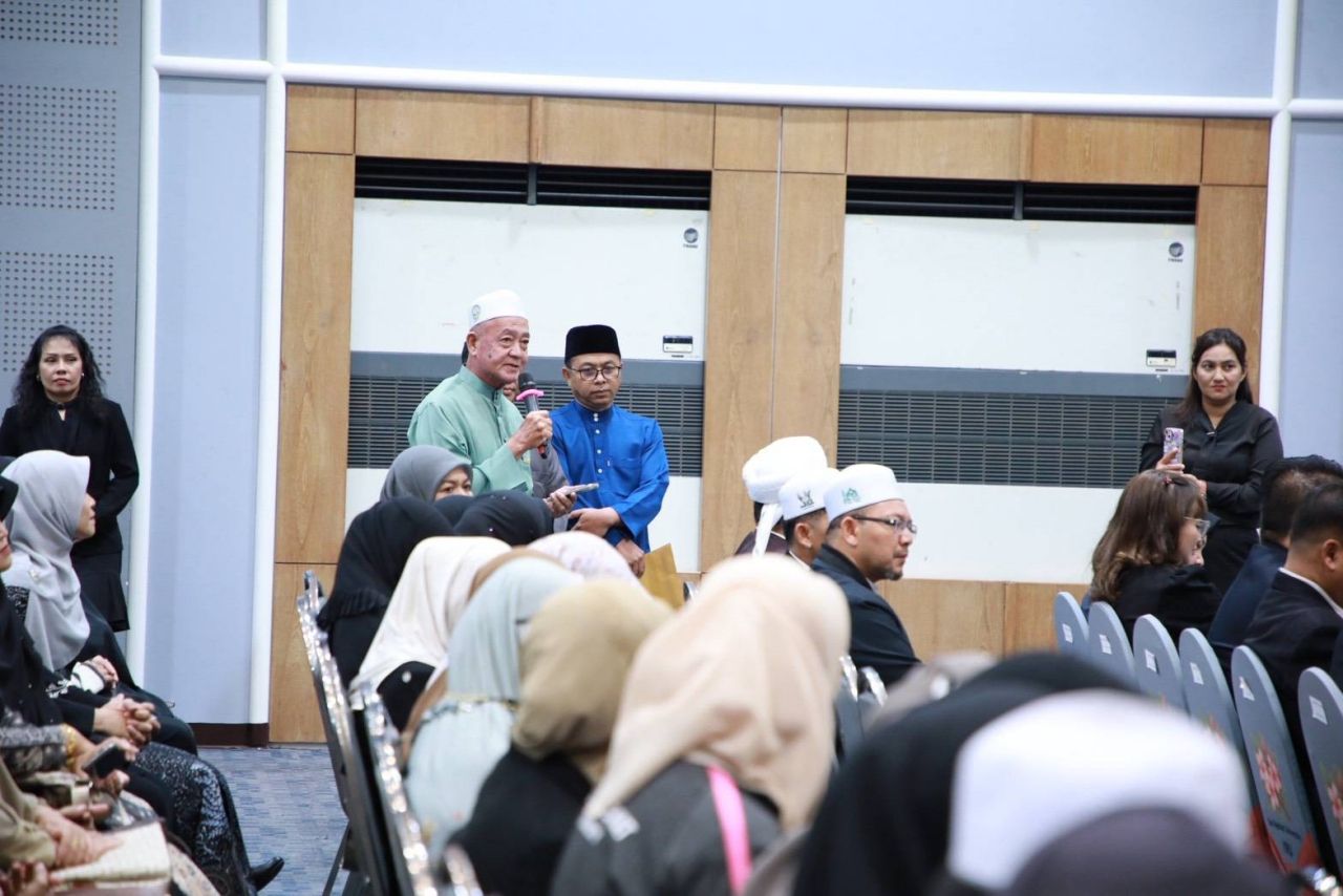 “部长奈灵文”赴耶拉省听取教师问题 推动午餐预算 增加行政人员 减轻教师负担