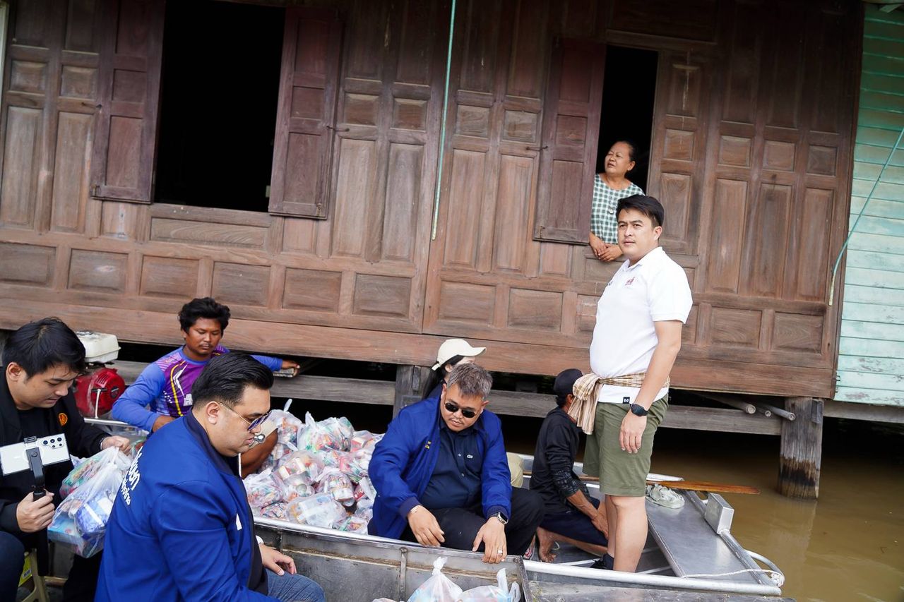 “议员查瓦尔”泰国建泰党 支援大城府水灾 急促政府解决水患反复问题