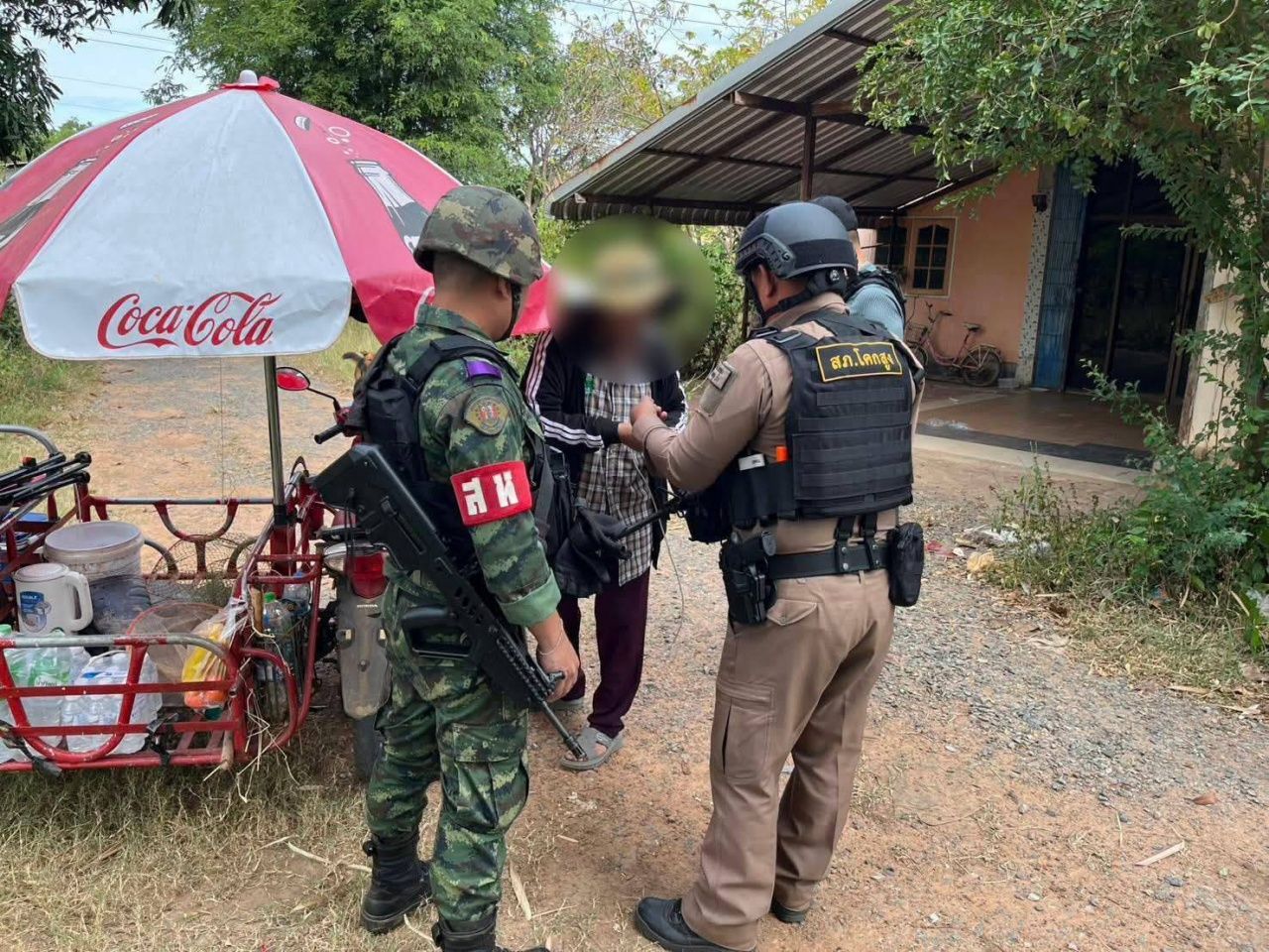 逮捕“拉姐”——前村长李的前妻,涉嫌协助柬埔寨政府