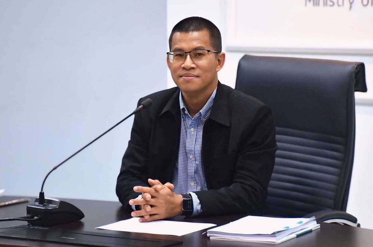 渔业部澄清“旅游钓鱼船”草案规定：每人最多用三根鱼竿