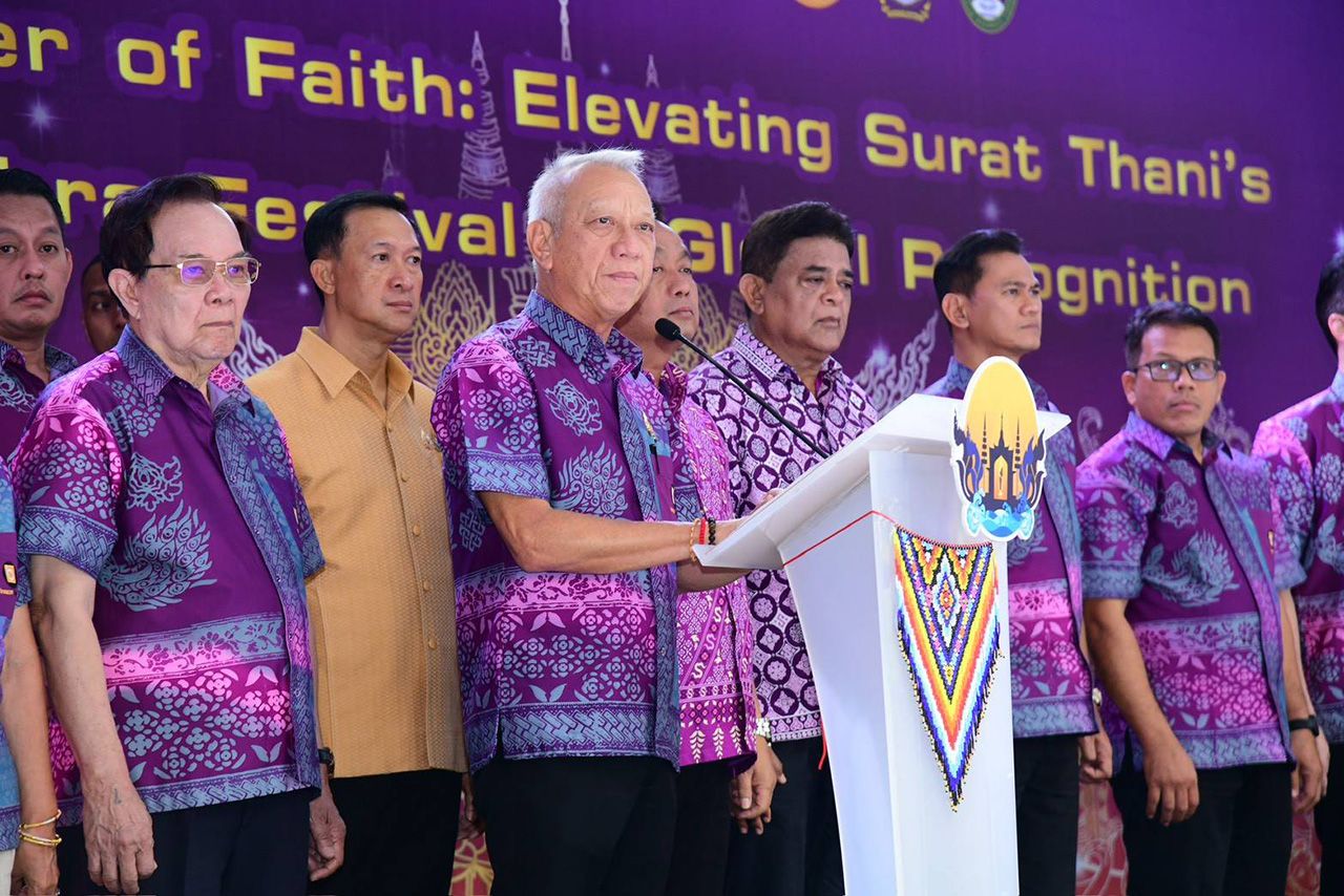“พิพัฒน์” เปิดงานประเพณีชักพระสุราษฎร์ธานี ขับเคลื่อนเศรษฐกิจท่องเที่ยวภาคใต้