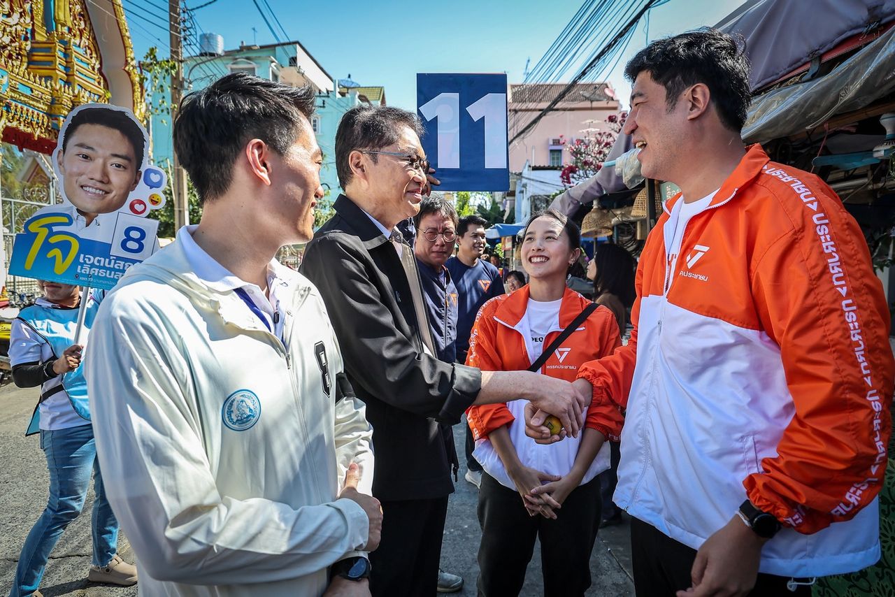 “泰披叻”为“爱冰”竞选助势:告诫灰色势力勿妄自侵入