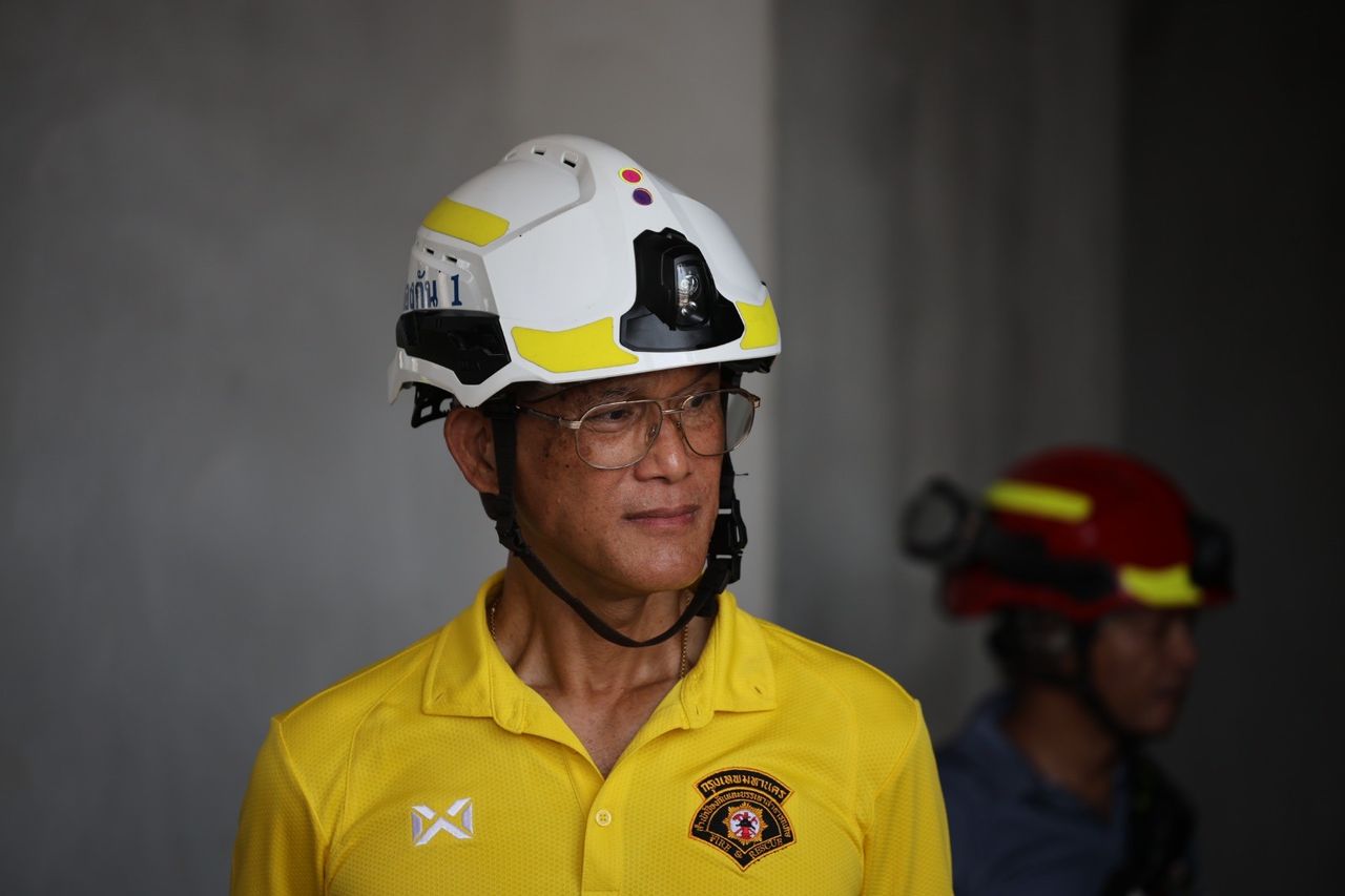 拆除画面公开：审计署大楼90%倒塌，预计3天内清理完毕，仍有13人下落不明