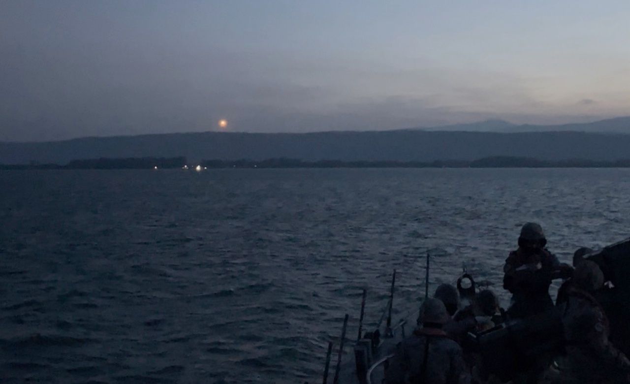 海军派遣战舰“泰帕号”发射大炮支持已完成80%的“班萨姆拉”战略点夺取