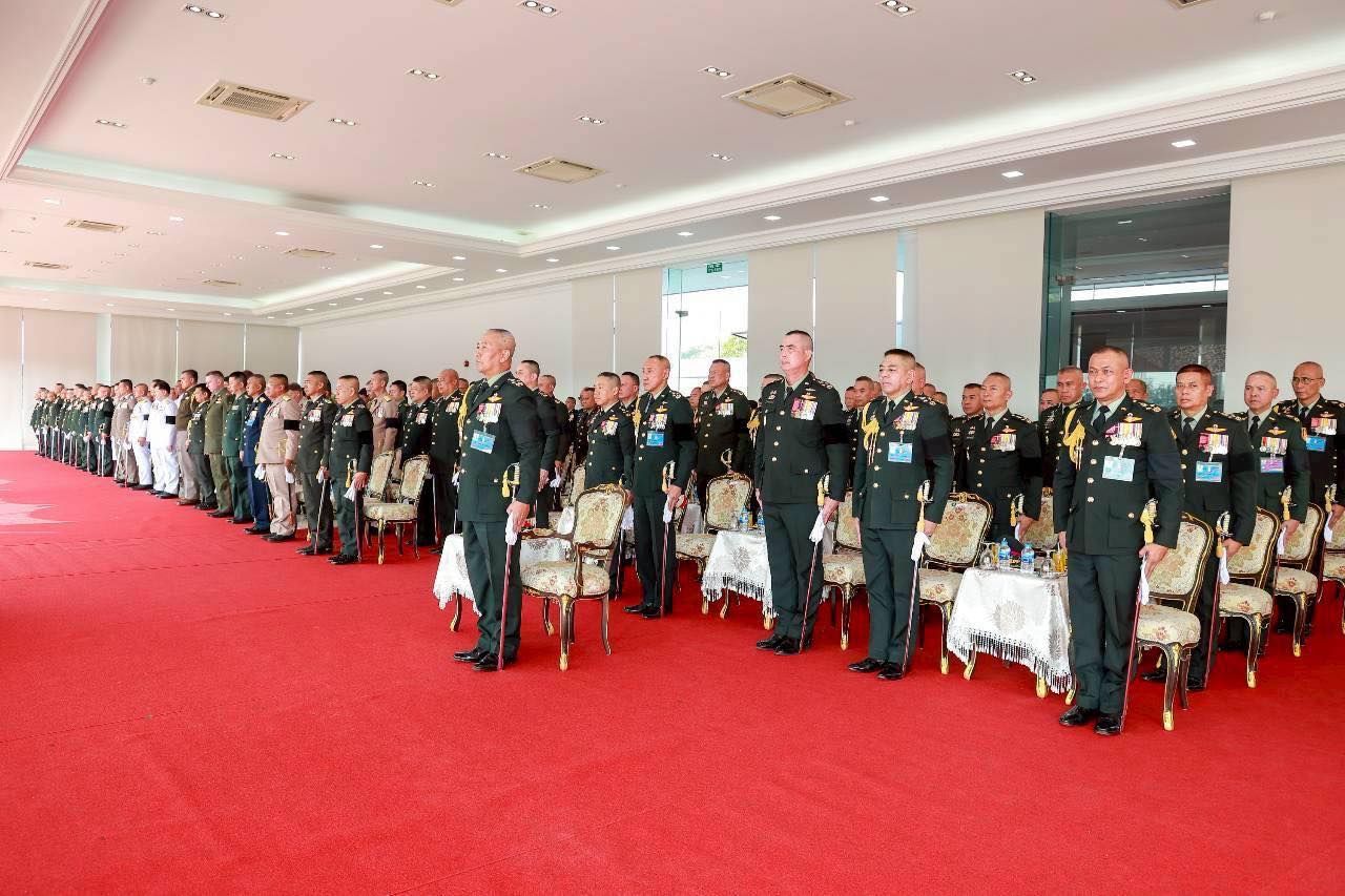 陆军司令主持陆军日阅兵仪式，宣誓保卫国家、宗教、君主和人民