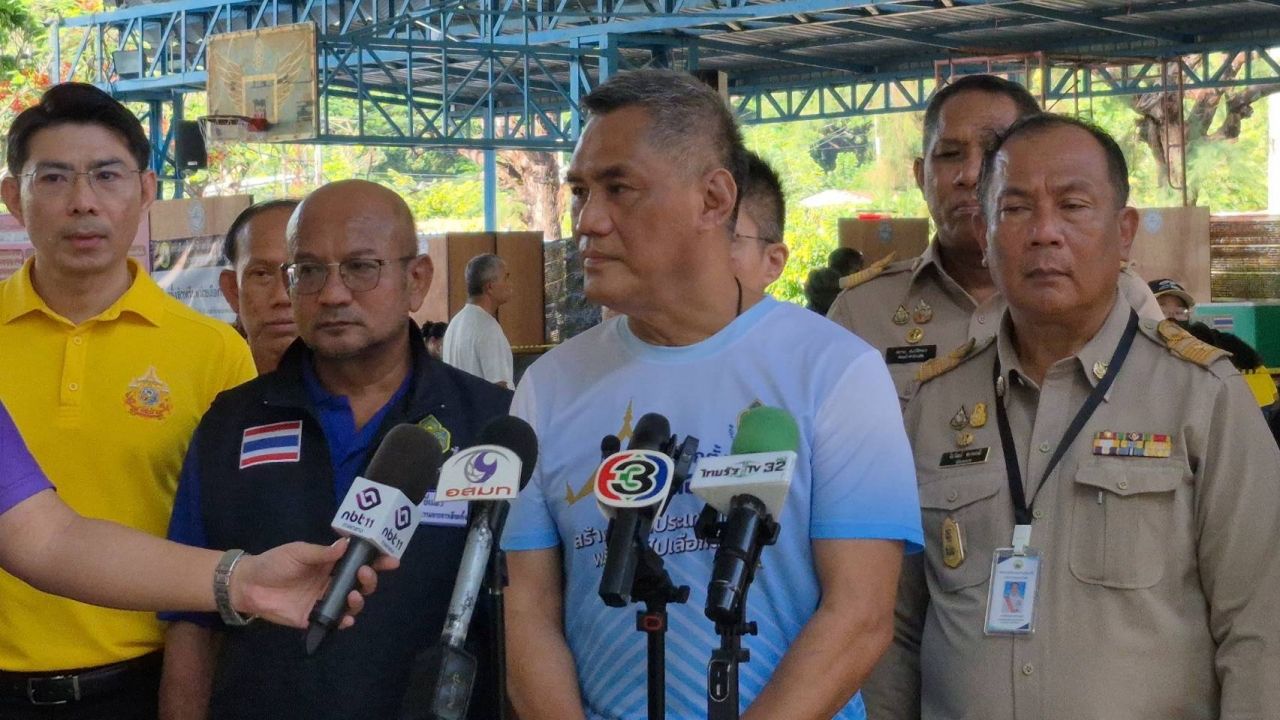 “อิทธิพร” 否认加速调查参议员勾结案，强调按照法律框架执行，重申选举委员会要求特别调查局共同工作