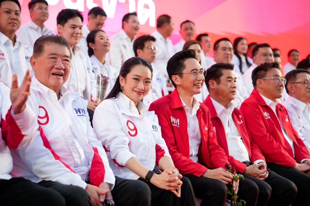 “约瑟南” 宣布向一切形式的贫困宣战 以爱心照顾 因为为泰党的核心是人民