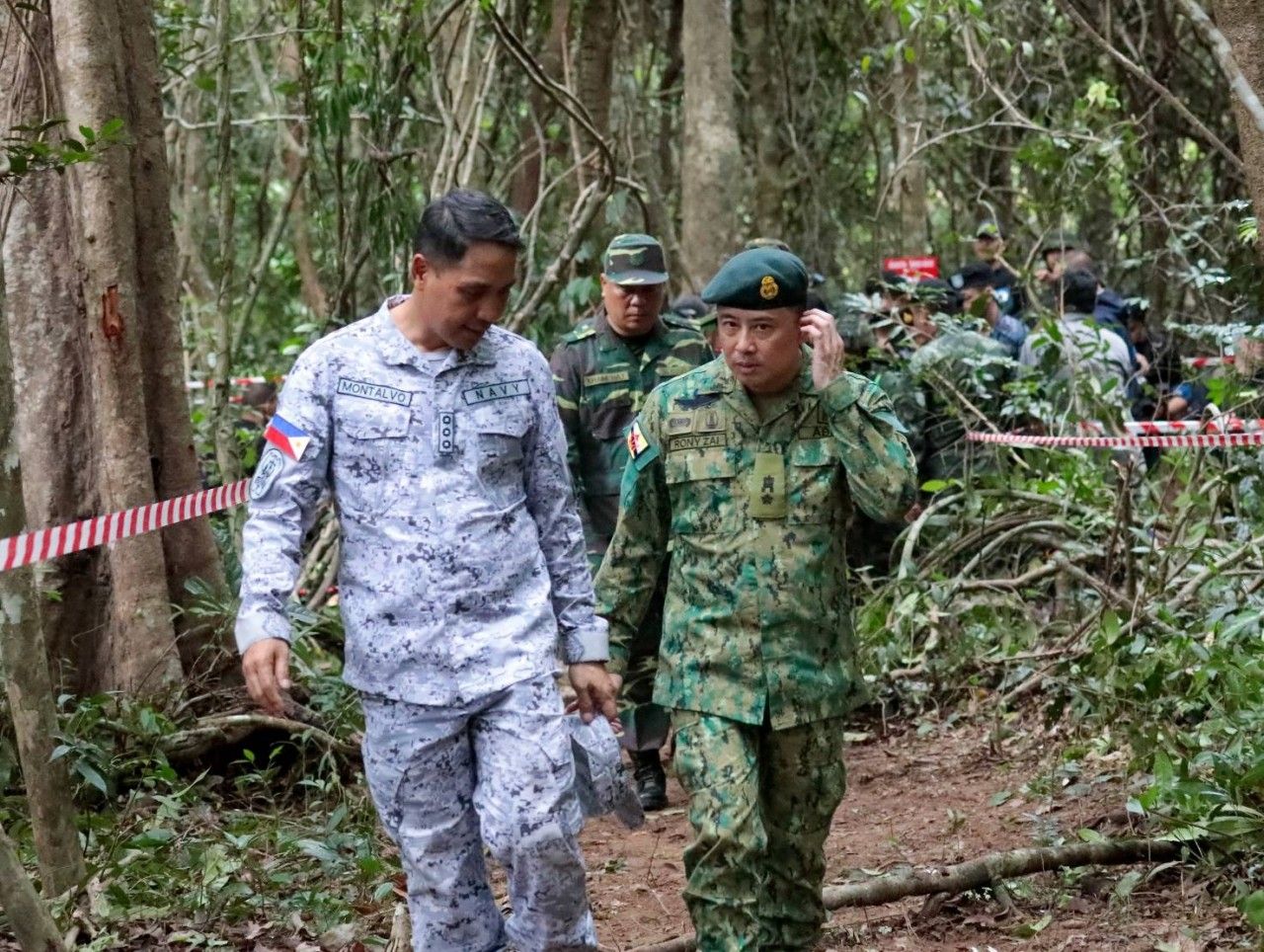 IOT小组在泰-柬边境地区发现泰军士兵地雷爆炸现场后再发现一颗地雷