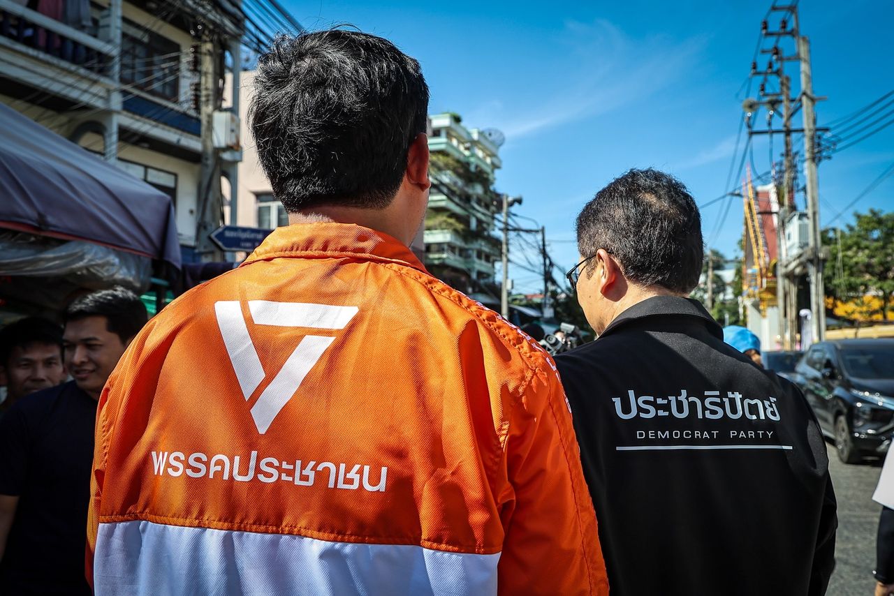“翁阿差” 在曼谷展开竞选活动 向居民承诺这次一定选择民主党