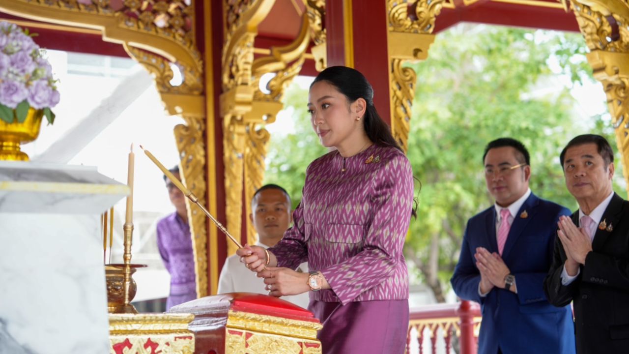 “贝通塔” 进入文化部 承认暂时无法履行总理职责 但很高兴能在文化部工作