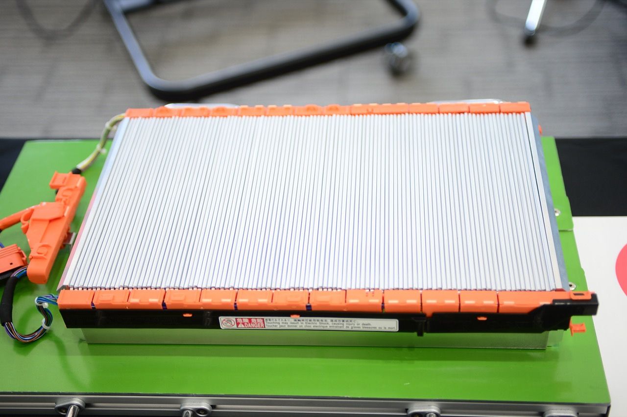 Toyota 回答固态电池“高功率”电动车何时完成?