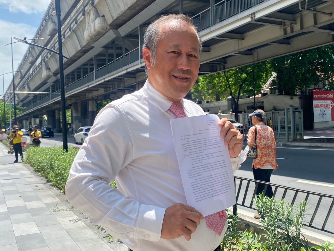“医生图尔” 提交警察总长 反对提升两名警医 涉及他信案 14层