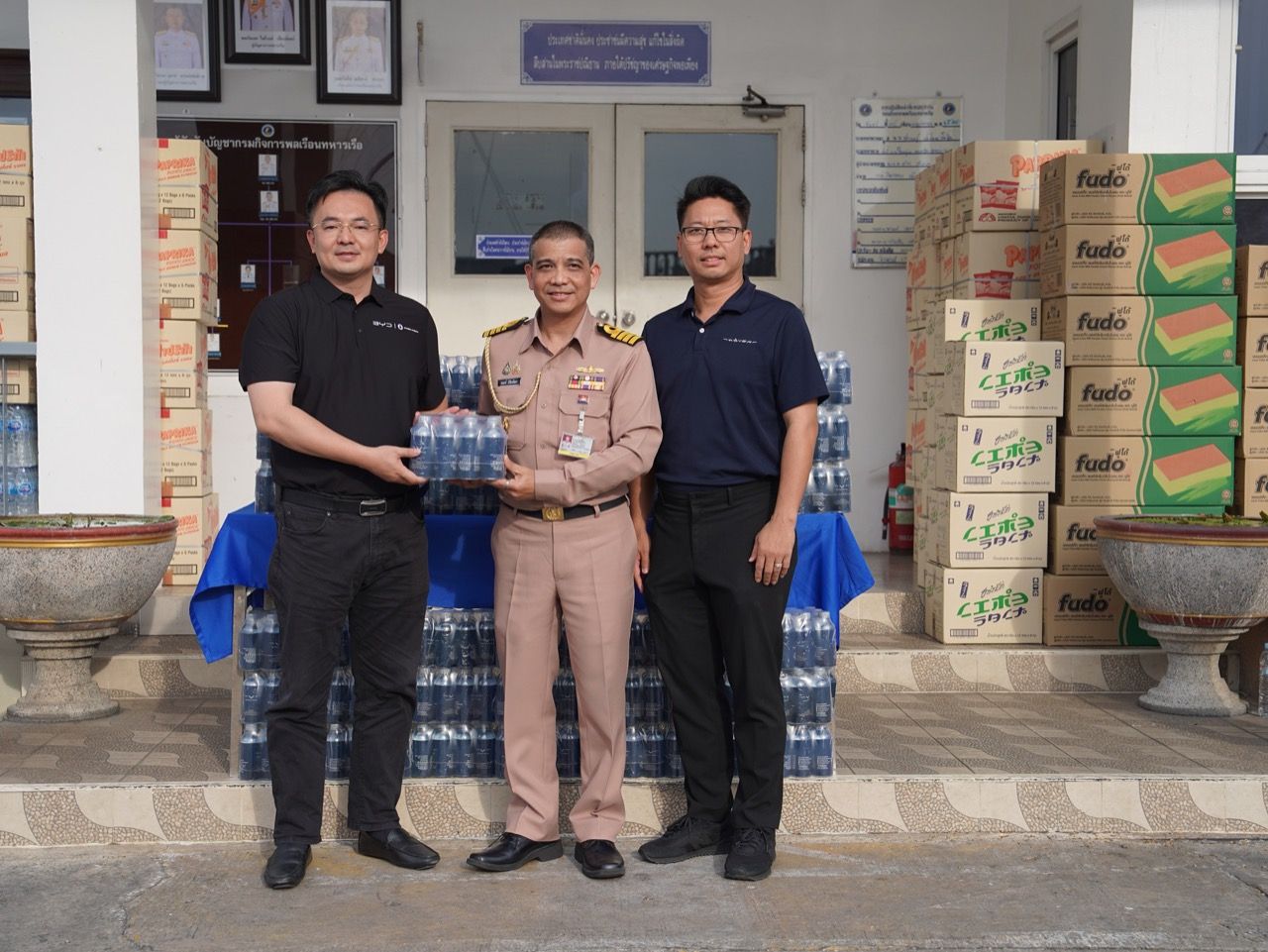 BYD泰国和Rewe捐赠物品以帮助缓解洪灾