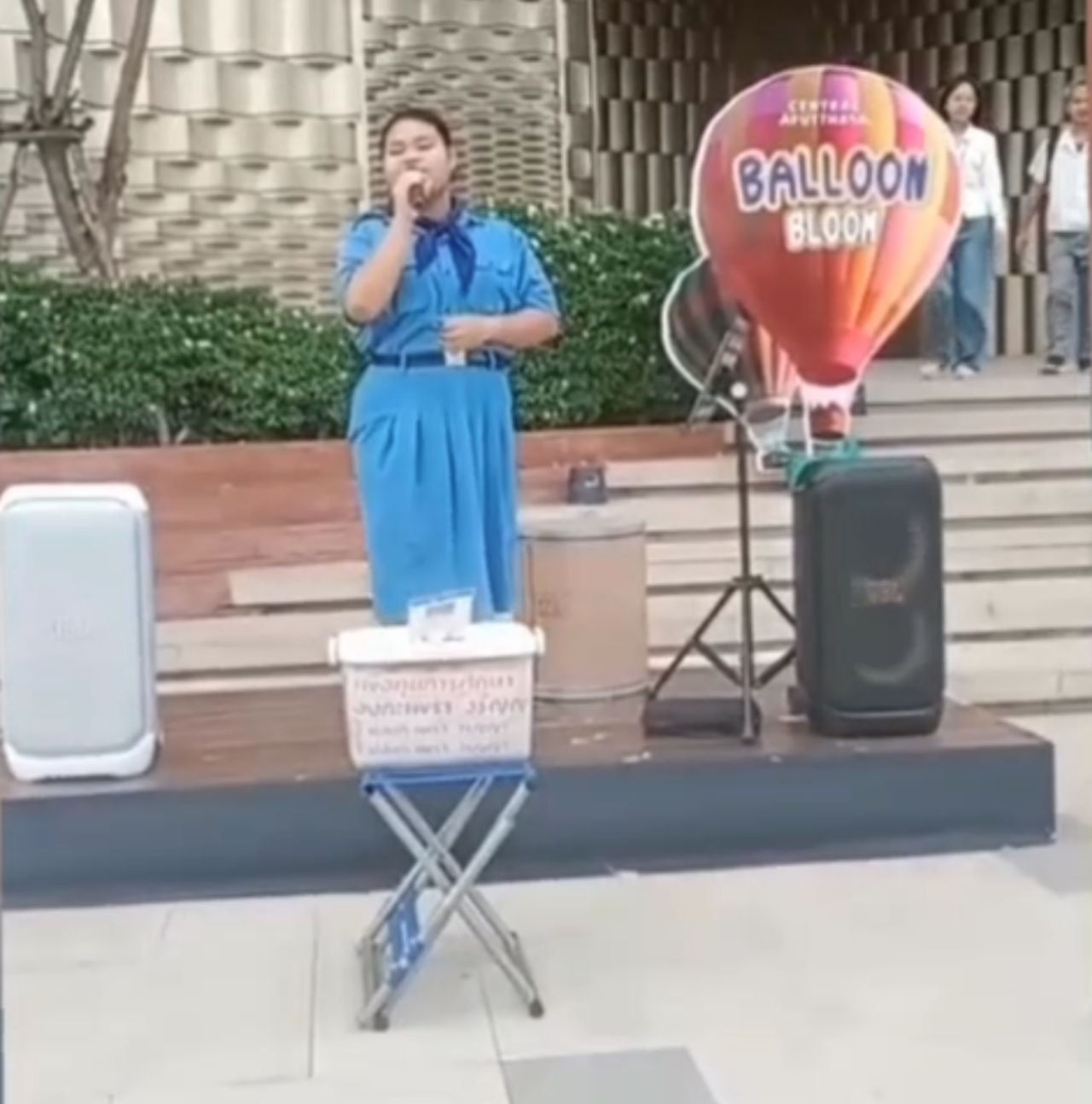 令人痛心！嫌犯盗窃学生学费，孩子为助母唱歌筹款
