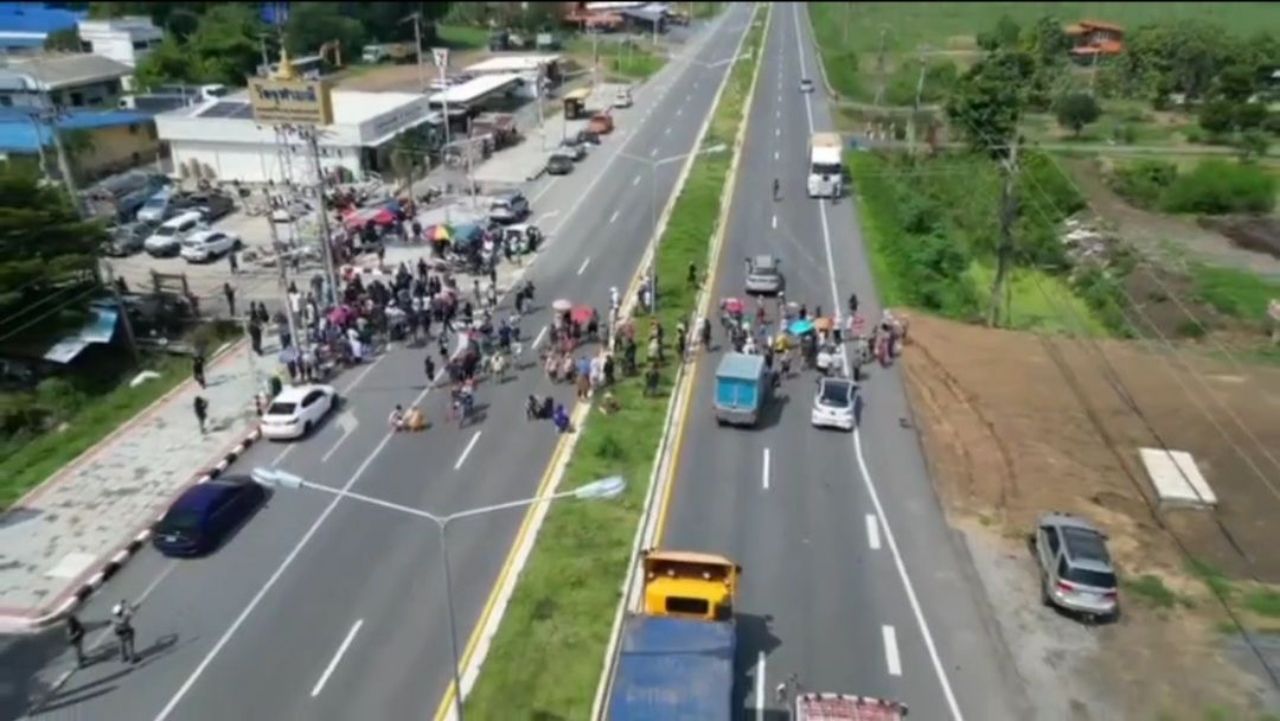 邦巴尔居民集会封锁大城-安通路,呼吁开放邦功水闸