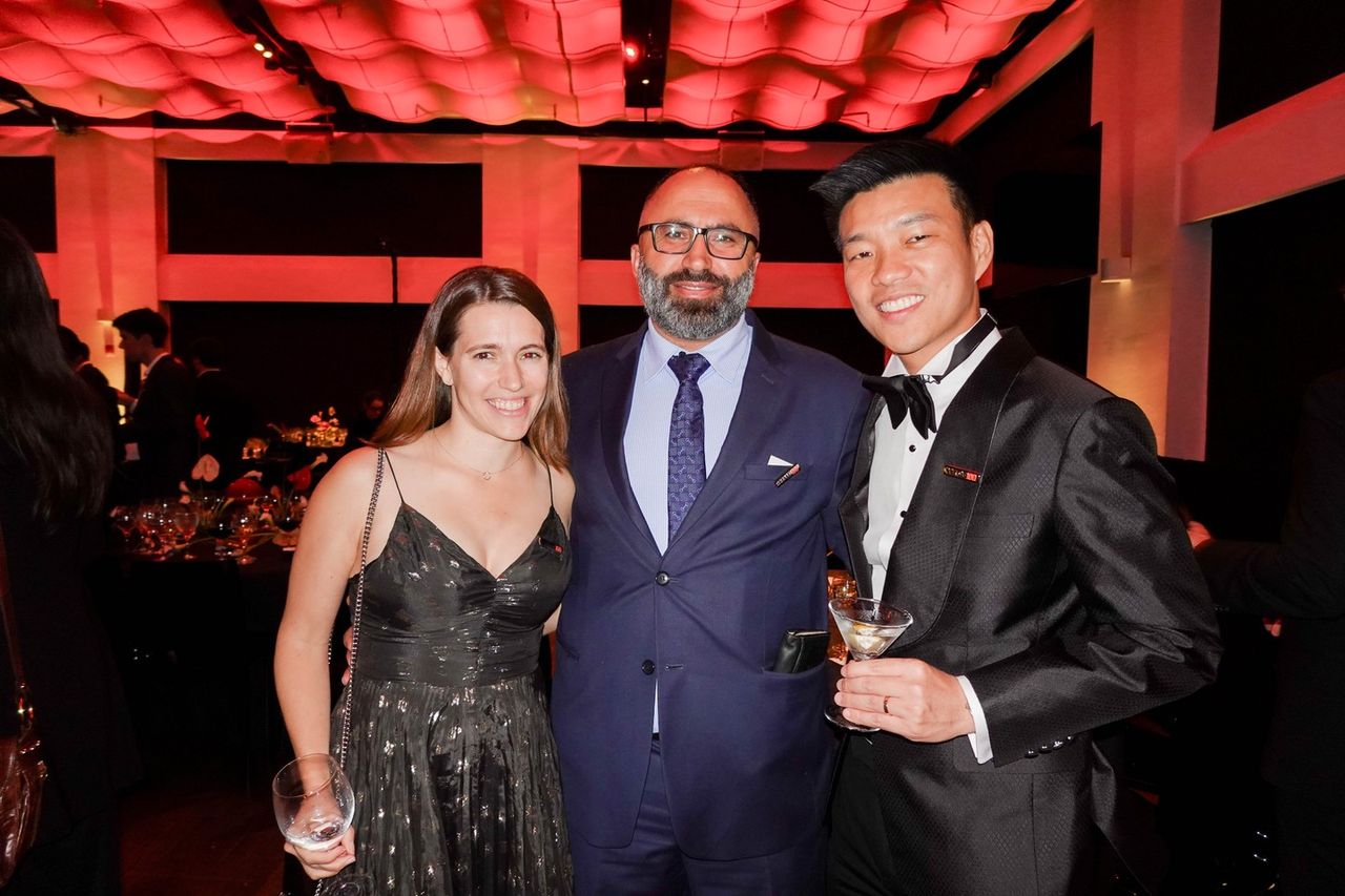 泰国人民党首领“纳潘”出席纽约TIME 100 NEXT晚宴,荣获年度领导者奖项