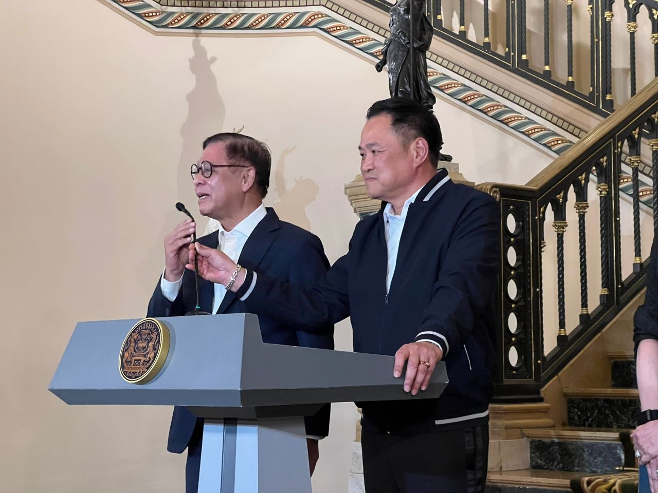 “特朗普”希望停火，“阿努廷”表示需要告诉柬埔寨，泰国不是侵略方