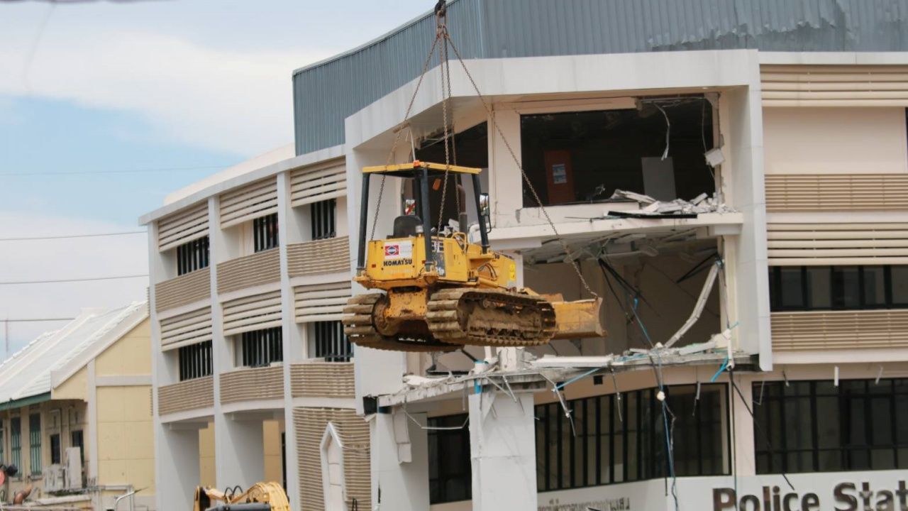 拆除三森派出所建筑，须进行24小时安全评估并增强土壤稳固