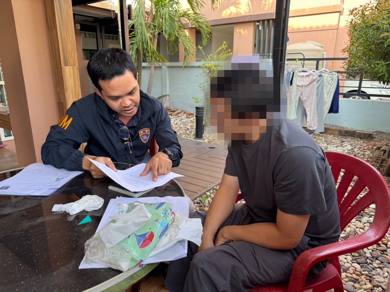 中国男子被捕，涉800多万诈骗案件