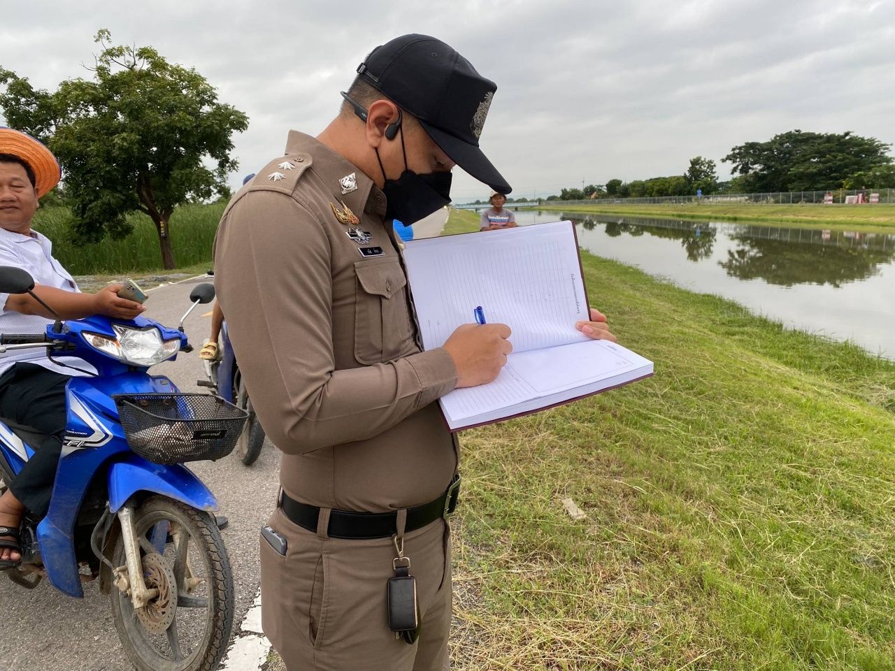 长发女子被勒死后沉尸于那空巴统，估计已死3天