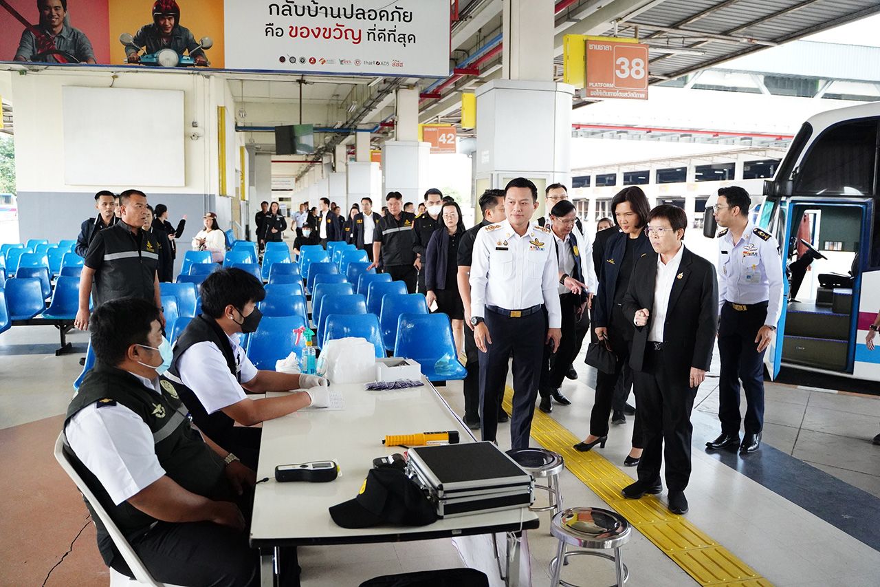 泰国国家车辆管理局做好准备，“Mallika”巡视南部汽车站，强调确保安全，安排新年期间的车辆和司机