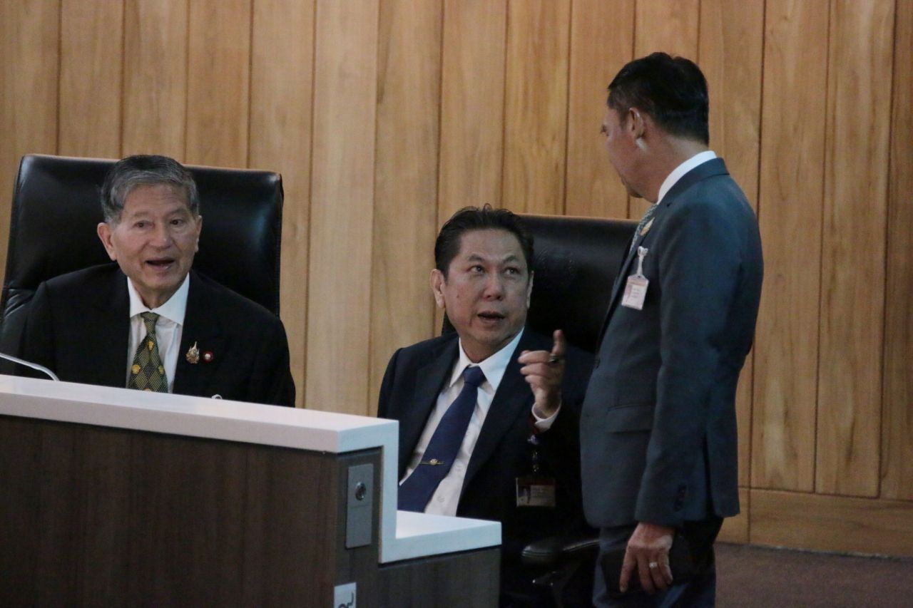 “差利”解释每周参加议会会议 并非10个月来的第一次