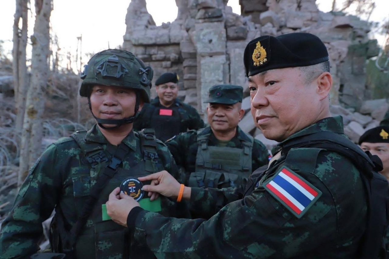 “普将-第二军司令”踏上丘陵350 乌牛寺遗址,重申泰国主权完整