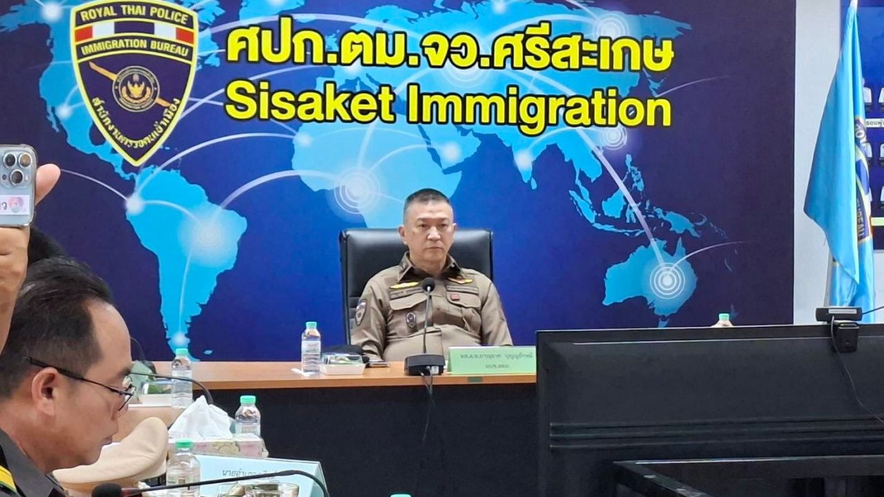 移民局长检查四色界-素林边境站，支持泰柬边境任务