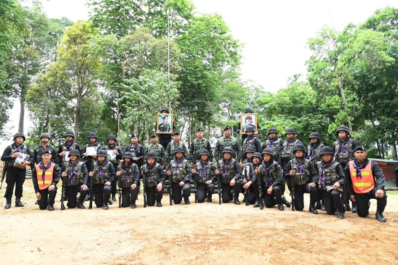 第二军区指挥官赞扬边境警察与黑衣游骑兵，感谢他们在黑暗中坚持不懈