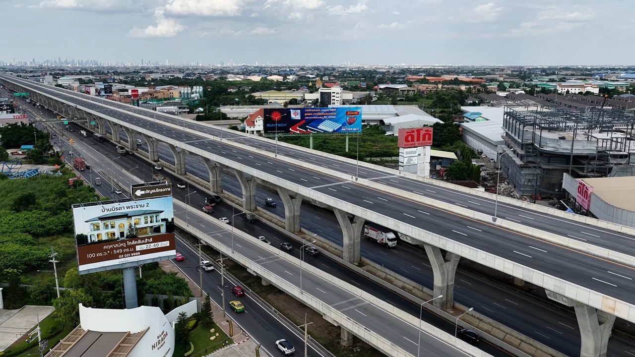 开放了“高速公路 M82” Bang Khun Thian-Ekchai，检查进出口点并免费试运行