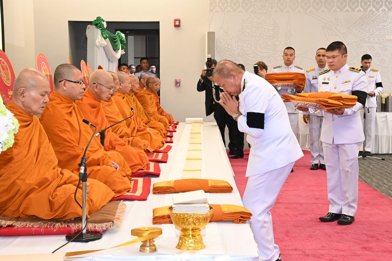 反对派-政府联合献花敬礼 纪念宪法日