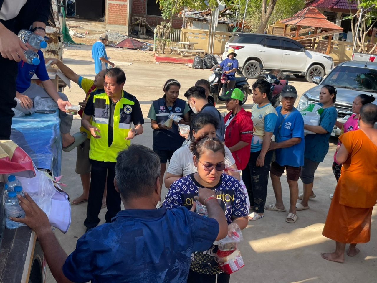 “尼蓬-萨恩佩”持续援助灾民，提出三项恢复措施振兴民生城市经济