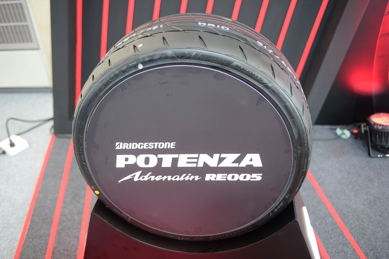 评测 BRIDGESTONE POTENZA Adrenalin RE005