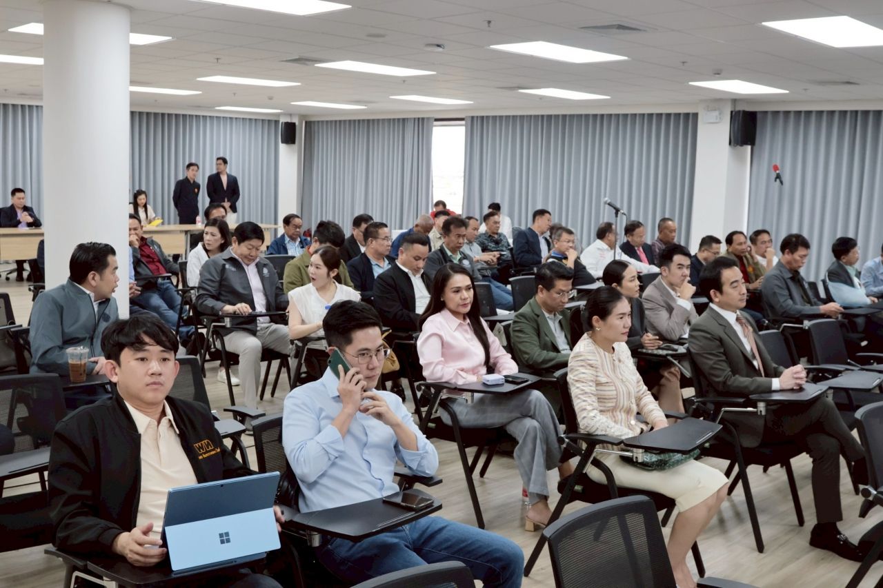 “英” 在为泰党会议上，议员提出毒品问题需内政部控制