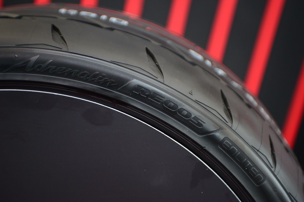 评测 BRIDGESTONE POTENZA Adrenalin RE005
