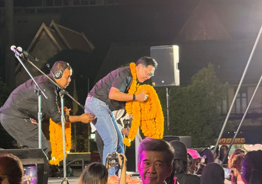 新机遇党在市民广场举行大型演讲，宣布全面、平等和公平的国家福利政策