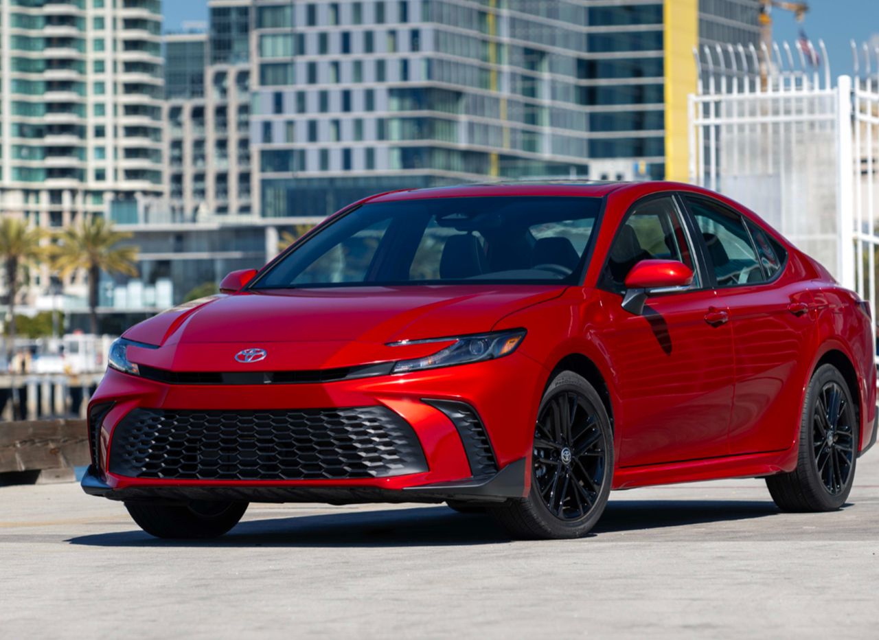 突破帅气的三重环 Toyota New Camry Nightshade Edition