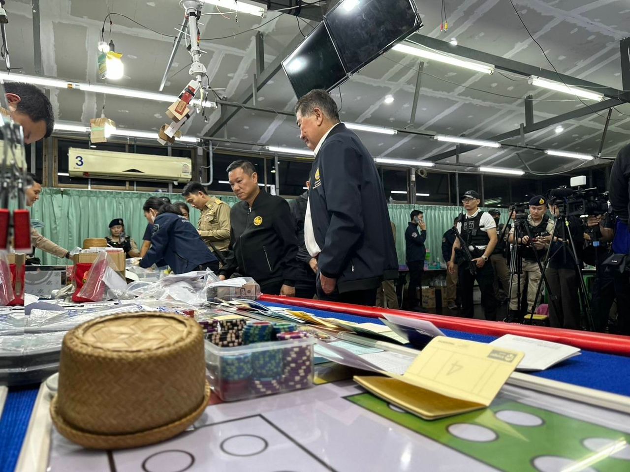 分钟开启“狮子驯服”行动，突袭摧毁廊曼赌场，资金流转超过5亿