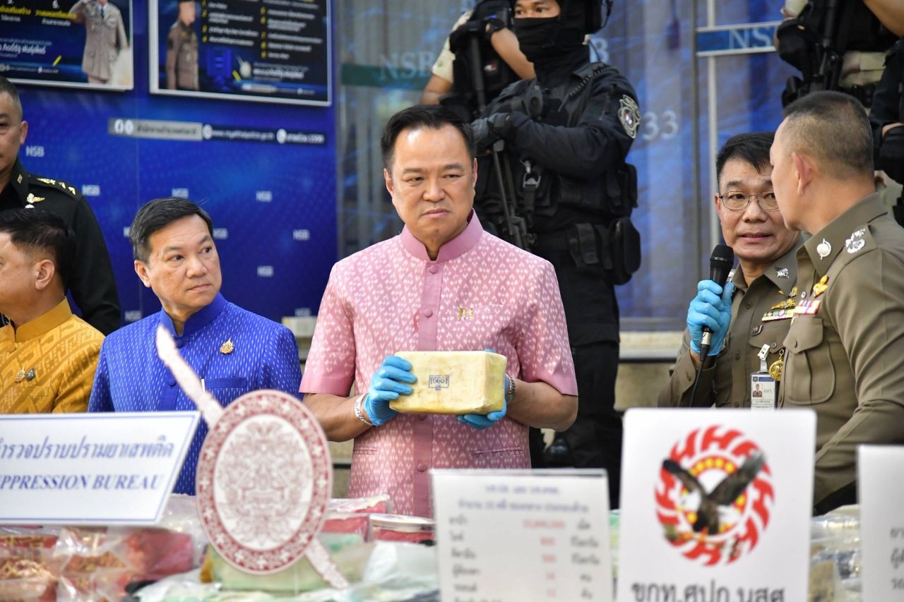 政府准备支持消灭毒品的行动，感谢官员们为人民的付出