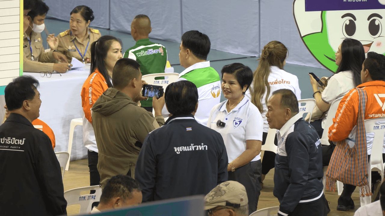 “查亚特” 带领公民党团队在清迈竞选 - 