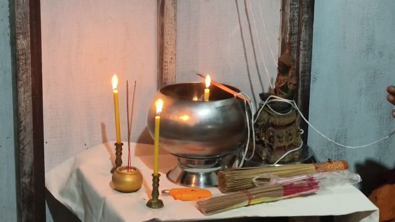 神秘火灾在 Samrong Tai 的房屋中燃起，居民怀疑超自然现象，等待“医师พล”验证