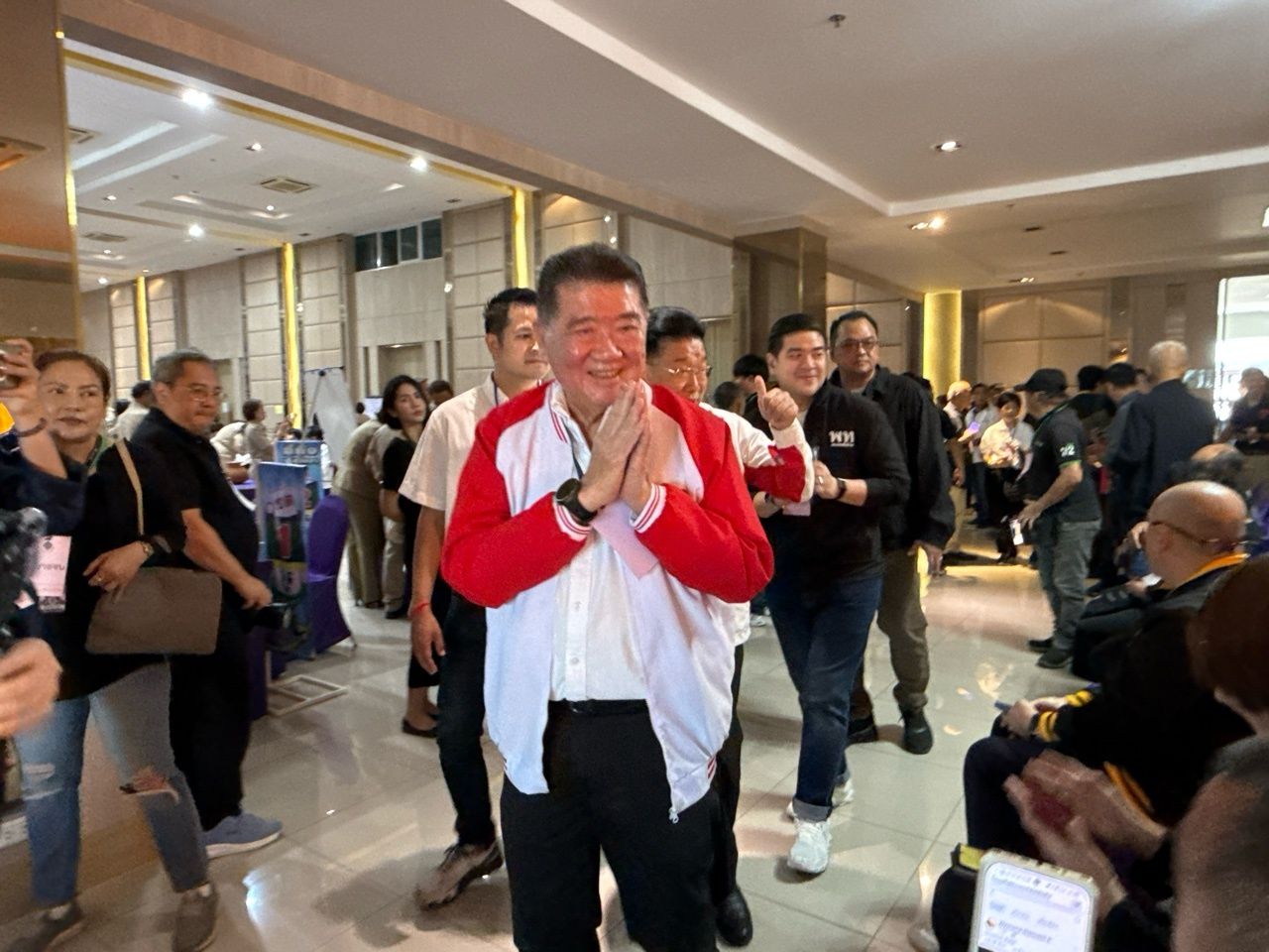 “普塔姆” 带领为泰党竞选暖武里府议员 完成8个选区 希望重新赢得席位