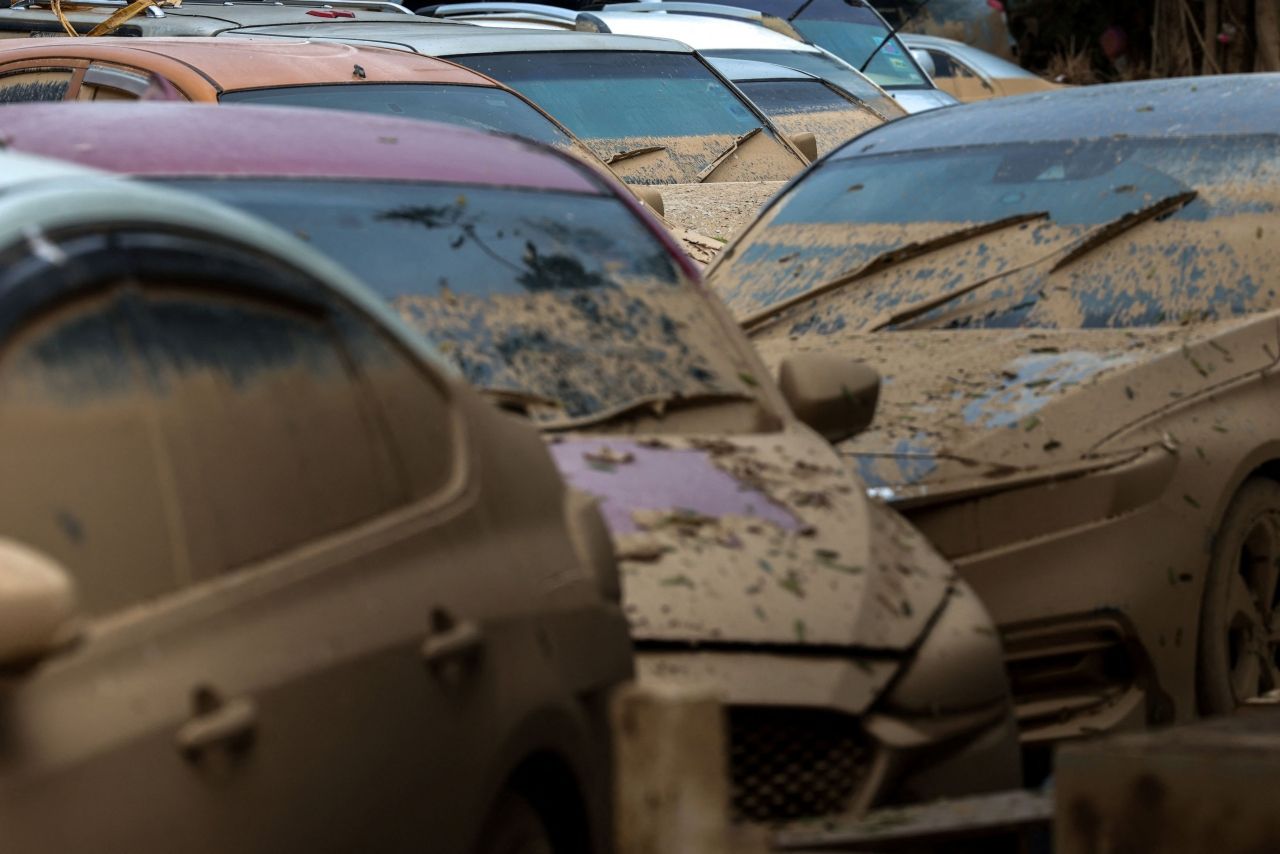 维里亚保险公司关怀南部洪灾客户,提供24小时车辆理赔服务