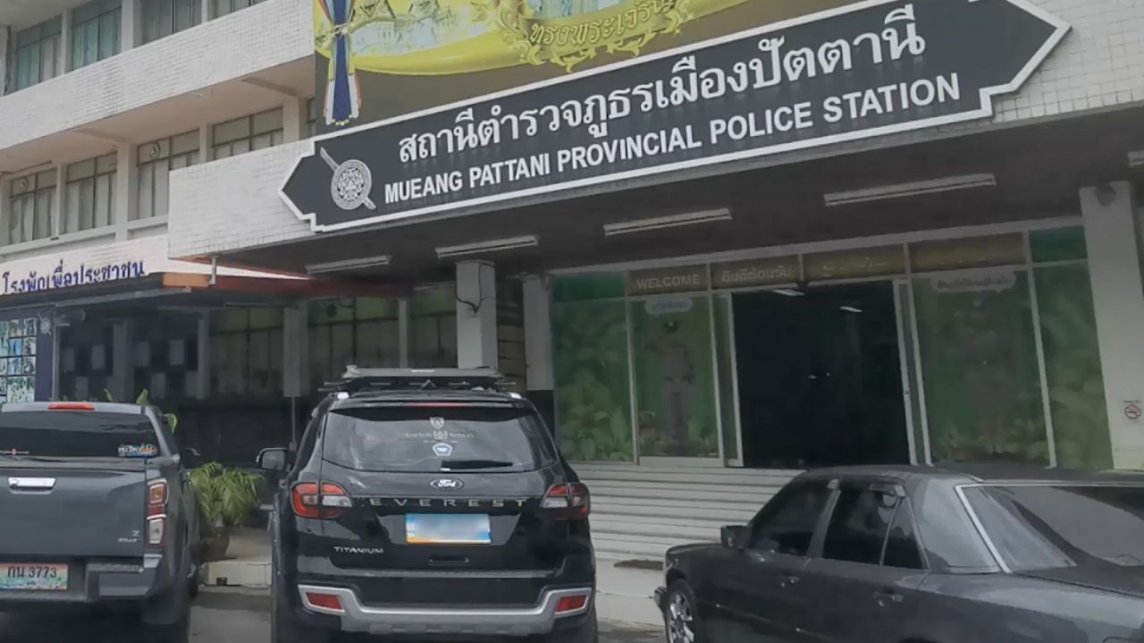 逮捕假扮神骑诓骗男青少年进行性侵的男子，疑受害者超过30名