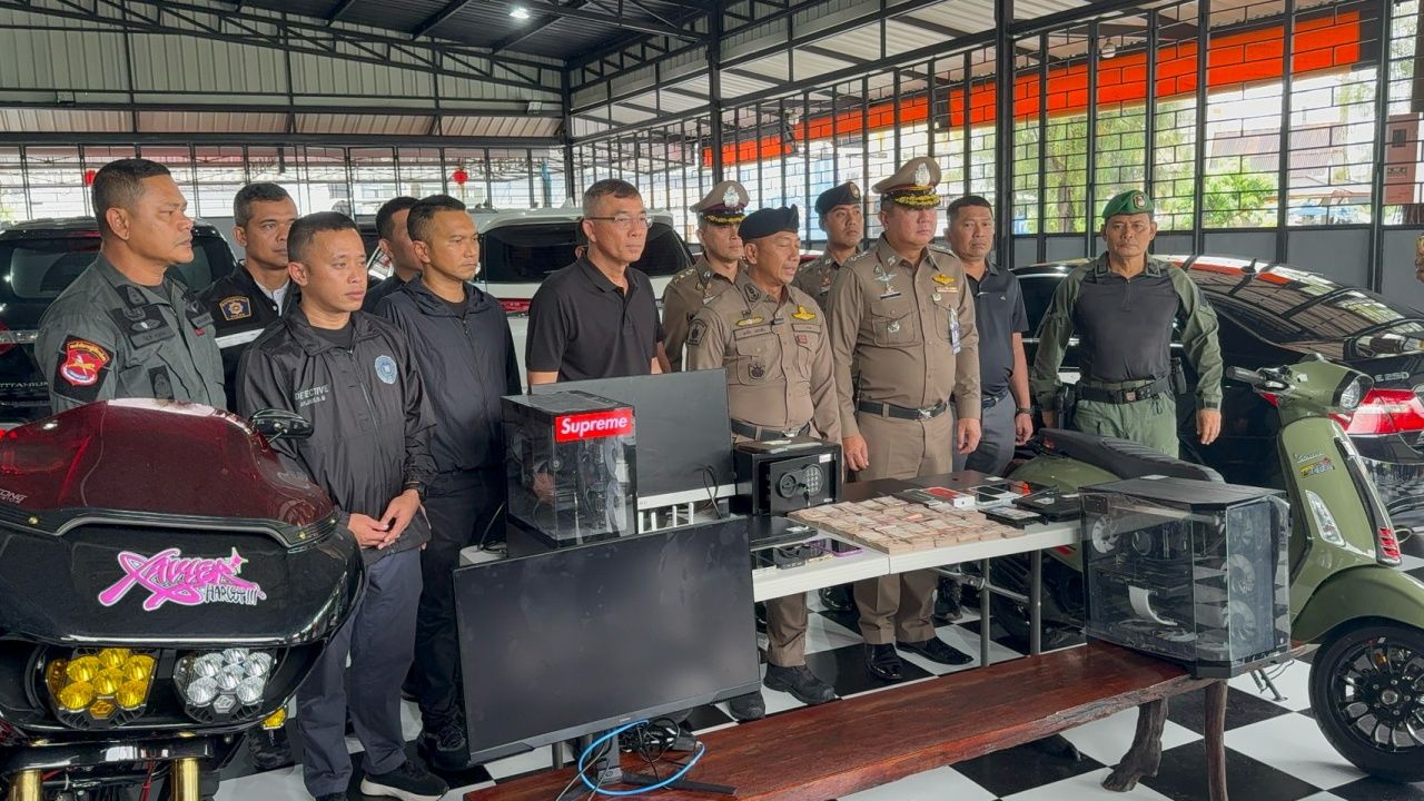 逮捕“银行尤法红”网络赌博网站的老板及管理员藏在普吉的豪宅中