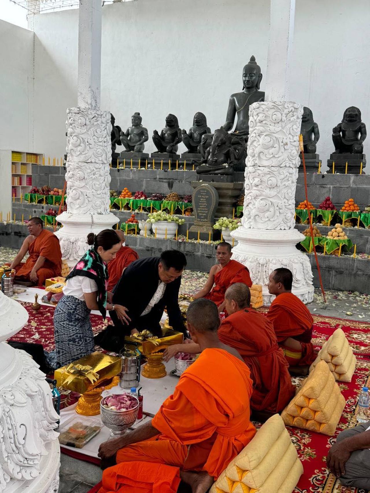 洪森公开安努廷与柬埔寨省长关系密切的影片，批评牺牲军民以博取选票