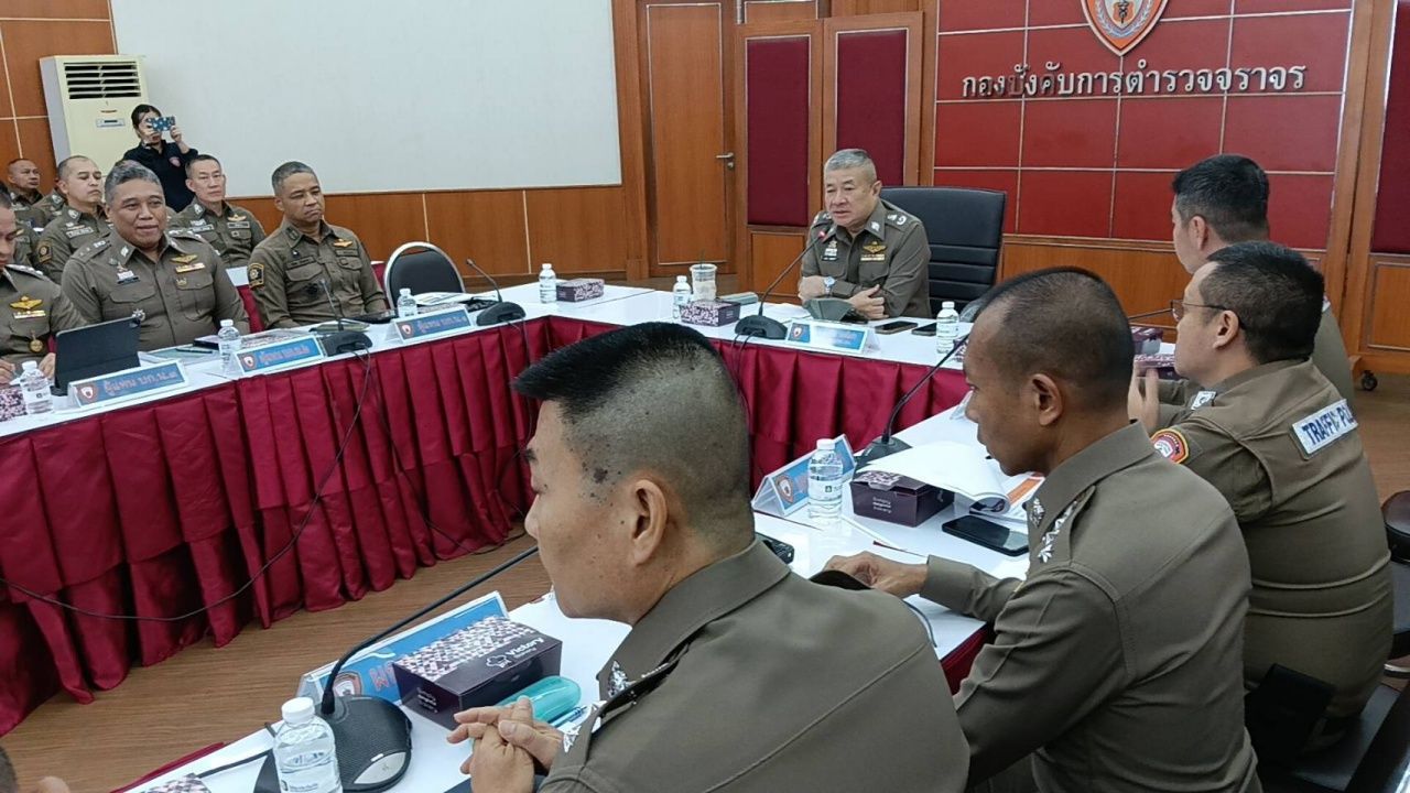 曼谷警方加强交通纪律迎接新年，12月1日启动，增加酒驾检查站，重点娱乐场所